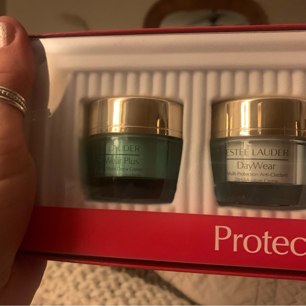 New with tags. Estee Lauder, protect, and hydrate daily skin defenders. - Picture 3 of 5